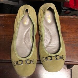 Me Too Women's Green Ballet Flats